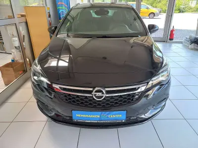 Gebraucht Opel Astra Dynamic 150 PS (110 kW) 2017 Onyx schwarz Kombi