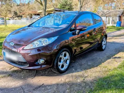 Gebraucht Ford Fiesta Titanium 90 PS (66 kW) 2009 Violet Kleinwagen