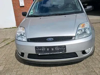 Gebraucht Ford Fiesta 80 PS (58 kW) 2005 Silber Kleinwagen