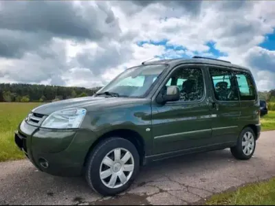 Gebraucht Citroën Berlingo 109 PS (80 kW) 2006 Grün Van / Kleinbus