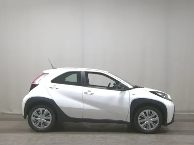 Gebraucht Toyota Aygo 72 PS (52 kW) 2023 Schneeweiß