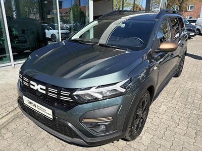 Second-hand Dacia Jogger Extreme 91 CP (66 kW) 2023 Verde Monovolum