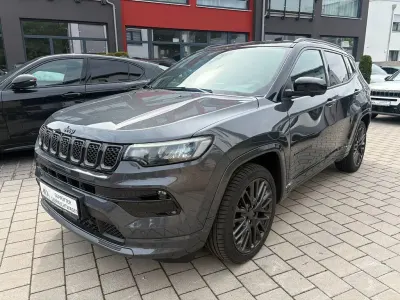 Gebraucht Jeep Compass 150 PS (110 kW) 2022 Grau SUV