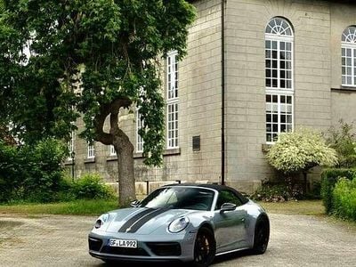 Porsche 911 Carrera GTS