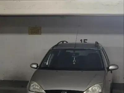 Brugt Ford Focus Ambiente 116 HK (85 kW) 2000 Grå Sedan
