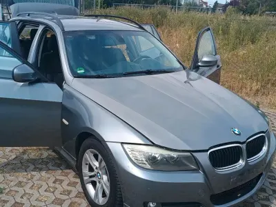 Gebraucht BMW 318 143 PS (105 kW) 2009 Grau Kombi
