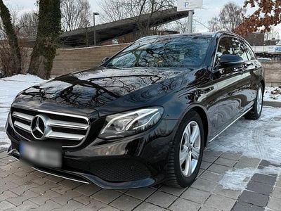 Schwarz Gebraucht 2017 Mercedes E200 Kombi | 23.500 € (Fairer Preis)