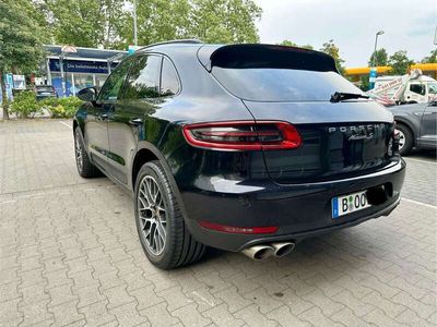 Porsche Macan S