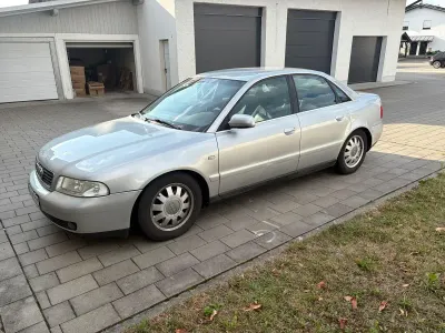 Gebraucht Audi A4 125 PS (91 kW) 1999 Silber Limousine