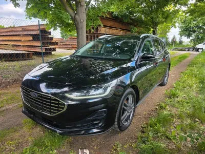 Gebraucht Ford Focus Titanium 120 PS (88 kW) 2023 Schwarz Limousine