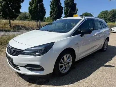 Gebraucht Opel Astra Business Elegance 131 PS (96 kW) 2021 Weiß Limousine