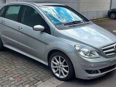 Mercedes B200