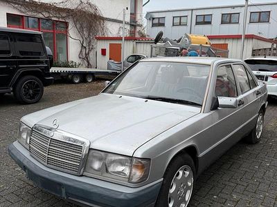 Usata Mercedes 190 122 CV (89 kW) 1991 Grigio Berlina