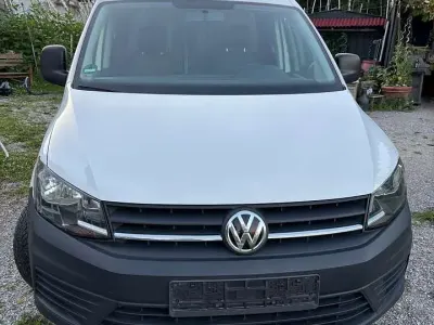 Gebraucht VW Caddy 102 PS (75 kW) 2018 Weiß Van / Kleinbus
