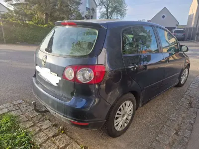 Usata VW Golf IV 140 CV (102 kW) 2005 Blu Utilitaria