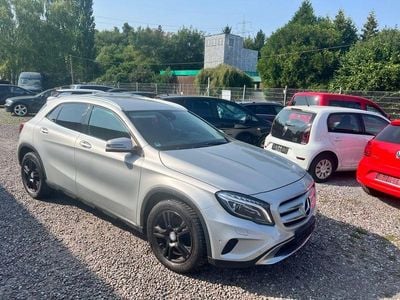 Mercedes GLA220