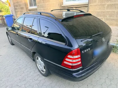 Gebraucht Mercedes C220 Avantgarde 150 PS (110 kW) 2004 Schwarz Kombi