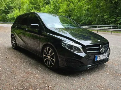 Gebraucht Mercedes B250 Urban 211 PS (155 kW) 2015 Schwarz Van / Kleinbus