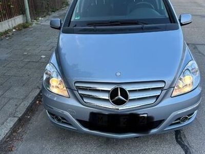 Mercedes B180