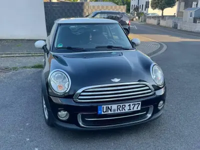 Gebraucht Mini Cooper 90 PS (66 kW) 2010 Schwarz Kleinwagen