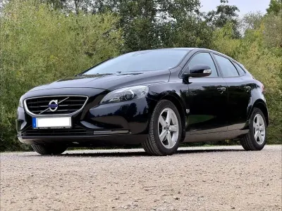 Gebraucht Volvo V40 You! 114 PS (83 kW) 2013 Schwarz Limousine