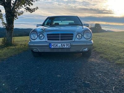 Mercedes E280