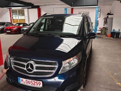 Usata Mercedes V250 Avantgarde Edition 190 CV (139 kW) 2014 Blu Monovolume