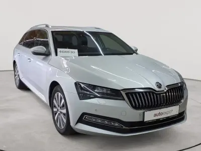 Gebraucht Skoda Superb Style 200 PS (147 kW) 2023 Brillantsilber metallic Kombi