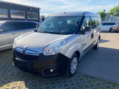 Gebraucht Opel Combo 95 PS (69 kW) 2018 Silber Van / Kleinbus