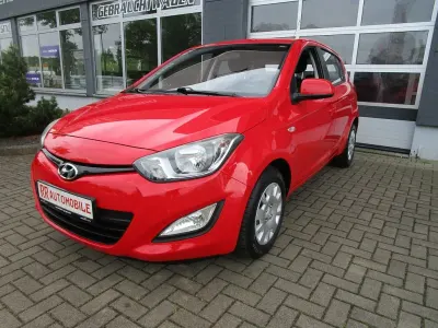 Brugt Hyundai i20 Edition 86 HK (63 kW) 2013 Rød Hatchback