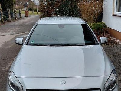 Gebraucht Mercedes A180 Edition 122 PS (89 kW) 2015 Silber Limousine