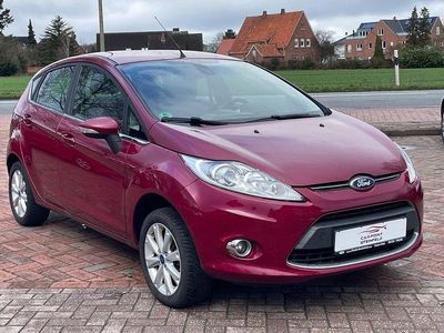Gebraucht Ford Fiesta Titanium 96 PS (70 kW) 2011 Rot Kleinwagen