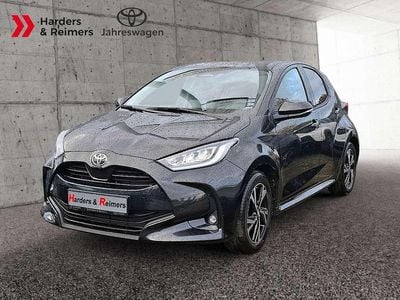 Neu Toyota Yaris Hybrid 116 PS (85 kW) 2025 Schwarz Kleinwagen