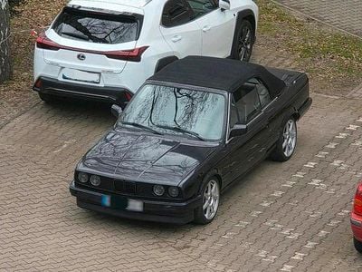 Gebraucht BMW 325 Cabriolet Basis 192 PS (141 kW) 1988 Schwarz Cabrio