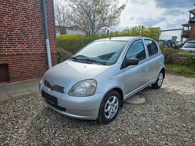 Usata Toyota Yaris 85 CV (62 kW) 2002 Argento Utilitaria