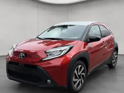 Neu Toyota Aygo X Comfort 72 PS (52 kW) 2025 Rot SUV