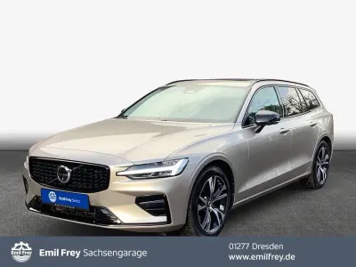 Gebraucht Volvo V60 Plus 197 PS (144 kW) 2025 Bright dusk metallic Kombi