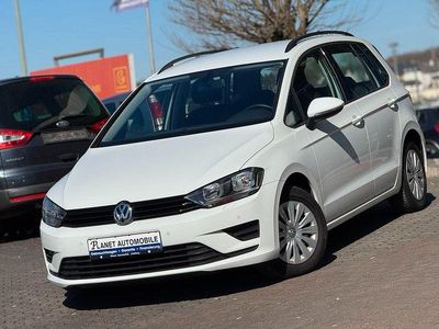 Weiß Gebraucht 2015 VW Golf Sportsvan Trendline Van / Kleinbus | 10.990 € (Fairer Preis)