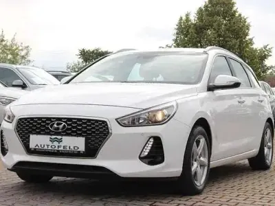 Gebraucht Hyundai i30 Trend 120 PS (88 kW) 2018 Weiß Kombi