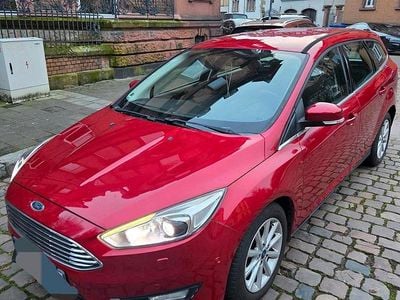 Gebraucht Ford Focus 125 PS (91 kW) 2015 Rot Kombi