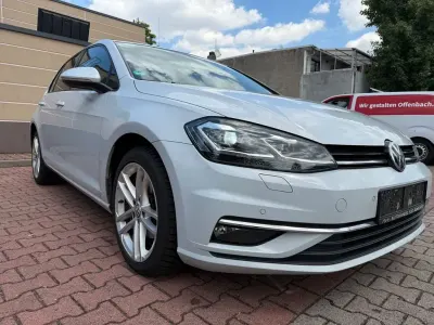 Gebraucht VW Golf VII Highline 125 PS (91 kW) 2018 White silver Limousine
