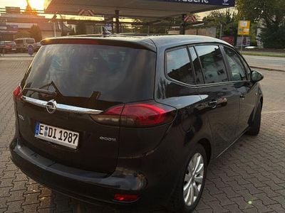 Schwarz Gebraucht 2015 Opel Zafira Tourer Van / Kleinbus | 8.000 € (Fairer Preis)