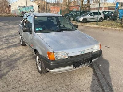 Gebraucht Ford Fiesta 60 PS (44 kW) 1992 Grau Kleinwagen