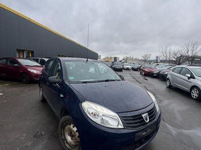 Gebraucht Dacia Sandero 75 PS (55 kW) 2012 Blau Limousine