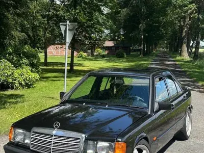 Gebraucht Mercedes 190 113 PS (83 kW) 1992 Schwarz Limousine