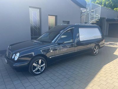 Second-hand Mercedes E280 204 CP (150 kW) 1999