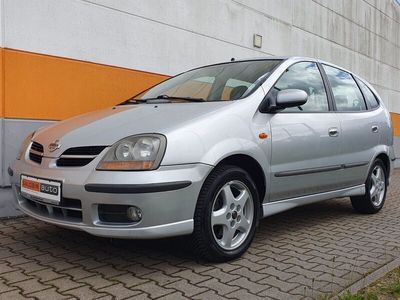 Nissan Almera Tino