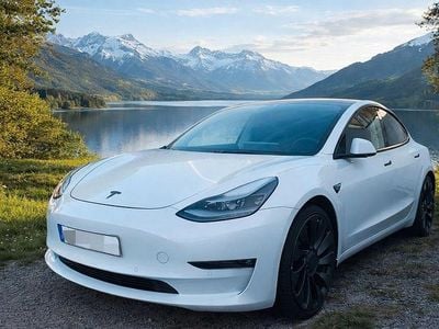 Weiß Gebraucht 2021 Tesla Model 3 Performance Limousine | 26.900 € (Guter Preis)