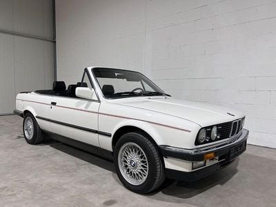 Weiß Gebraucht 1990 BMW 325 Sport Line Cabrio | 25.500 €