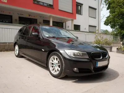 Gebraucht BMW 320 Sport Line 184 PS (135 kW) 2012 Schwarz Kombi
